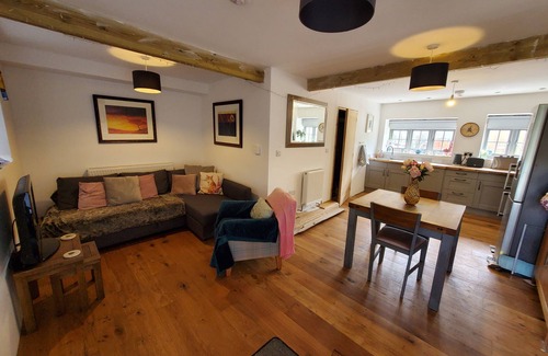 Honiton Cottage | Cosy cottage with hot tub in the Blackdown Hills , Devon