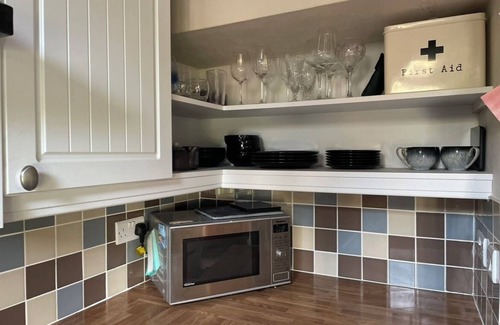 Langdon Cottage | Cosy Daffodil Cottage Getaway