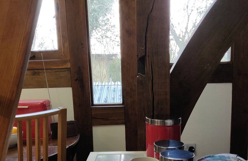 Llanidloes Apartment | Cosy dog-friendly bolthole in the Midwales hills