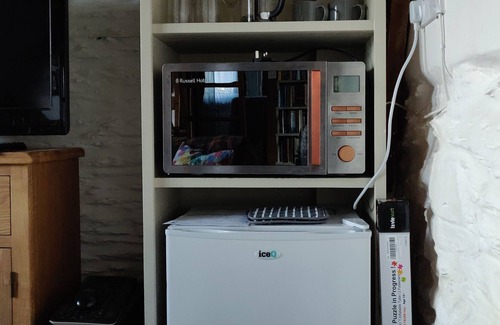 Llanidloes Apartment | Cosy dog-friendly bolthole in the Midwales hills