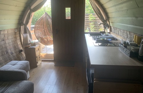 Minster on Sea Apartment | Cosy escape heated luxury pod with hot tub