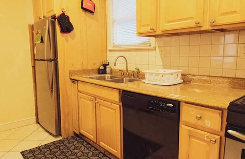 Silver Spring House | Cosy family friendly house in diverse and dynamic downtown Silver Spring!