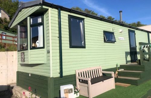 Penparcau House | Cosy holiday caravan minutes from the beach