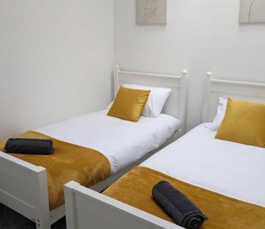 Colchester House | Cosy Home in City Centre