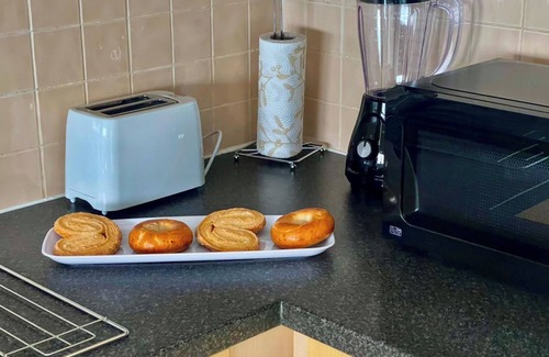 Corby House | Cosy Home-Sleeps 5- Private Garden- Free Parking