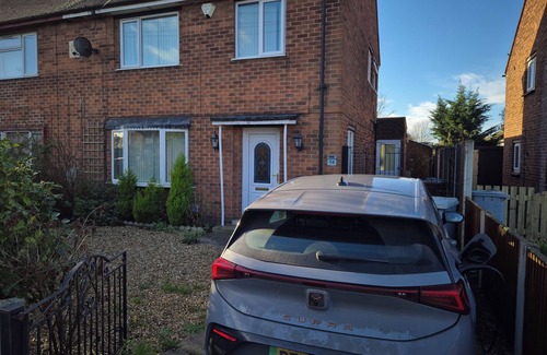 Newark House | Cosy house in Newark on Trent with hot tub, modern facilities &super fast wifi