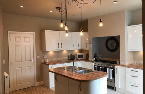 Clitheroe House | Cosy House set in historic town of Clitheroe.3 bedrooms sleeps 5