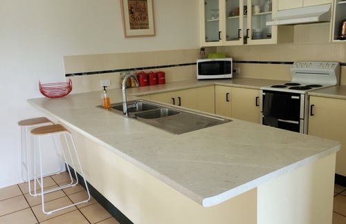 Railway Estate House | Cosy Nook Wi Fi Netflix