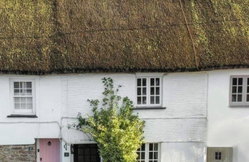 Barnstaple Cottage | Cosy North Devon thatched cottage, set near beautiful beaches and countryside❤️