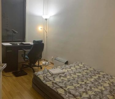 Keskinen District House | Cosy room in Pasila