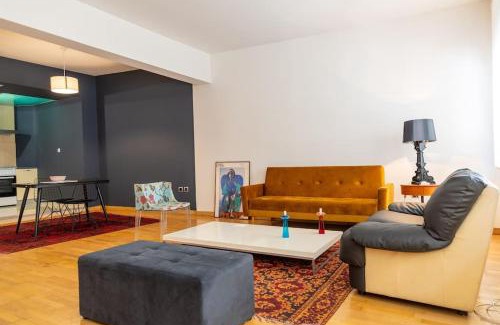 Komotini Apartment | Cosy & Spacious Central Apartment