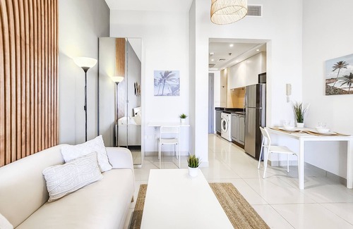 Al Hamra Village Apartment | Cosy Studio in Royal Breeze Al Hamra