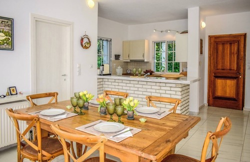 Skiathos House | Cosy villa with a wonderful view of Skiathos town