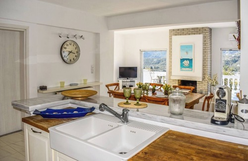 Skiathos House | Cosy villa with a wonderful view of Skiathos town