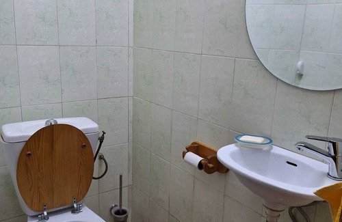 Littoral Department House | Cotonou, Fidjrossè: Maison Avec Jardin, Proche Plage, Restaurants & Commerces