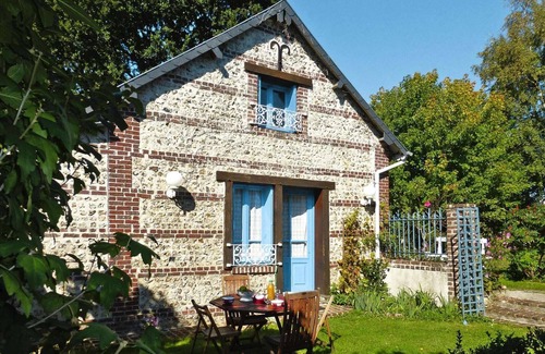 La Poterie-Cap-d'Antifer House | Cottage near Étretat Cliffs with Private Garden