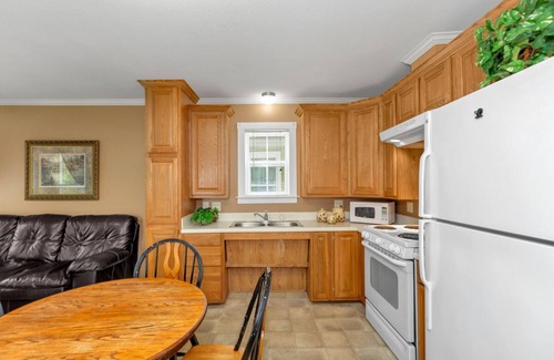 Langston Cottage | Cottage #4 Fisherman's Landing / 2-Bed 1-Bath Cottage w/Covered Boat Shelter