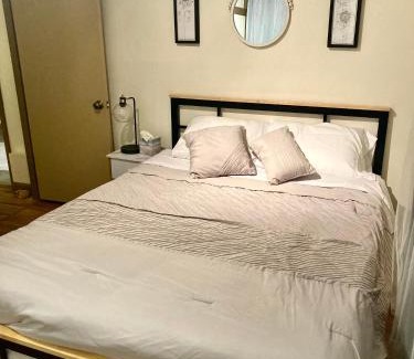 Ames Apartment | Cottage by the park