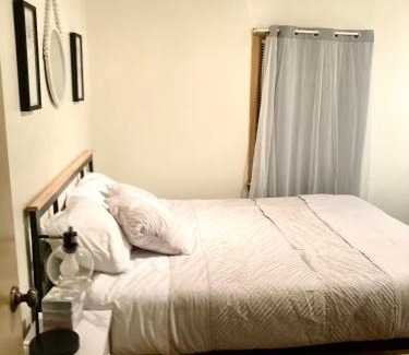 Ames Apartment | Cottage by the park