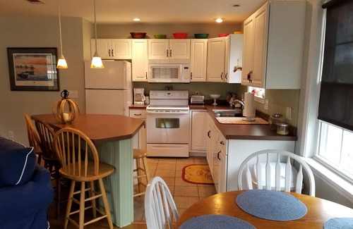 Shoreline Park Cottage | Cottage Charm - Peaceful Setting - Beautiful Bayou View & Retreat!