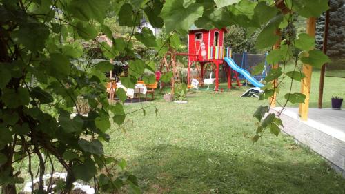 Zenica-Doboj Canton House | Cottage Forest Stream