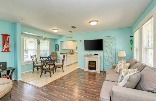 Bradenton Beach House | Cottage Haven-one Minute Walk To The Beach-private Yards-keyless Locks