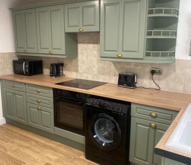 Mersham House | Cottage ideal for le shuttle and Designer Outlet