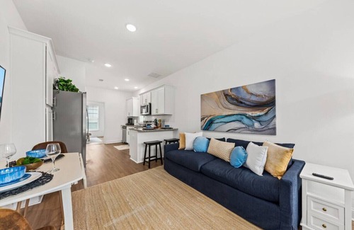 Goose Creek House | Cottage in a Resort with Pool and Amenities