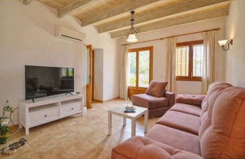 Buger House | Cottage in Búger with Private Pool & Views