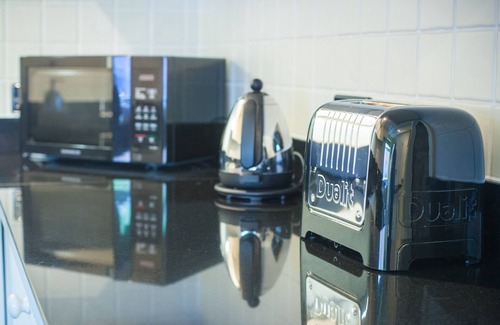 Ellerker Cottage | Cottage In Picturesque Village Location Close To The Wolds Way