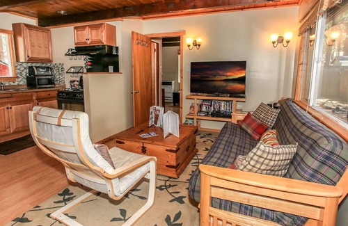 Summit Estates House | Cottage in the Pines - Close to Ski Slopes, Fireplace, Deck, Barbecue