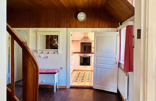 Gluecksburg Cottage | Cottage "Kleiner Knopp" with Private Garden & Wi-Fi