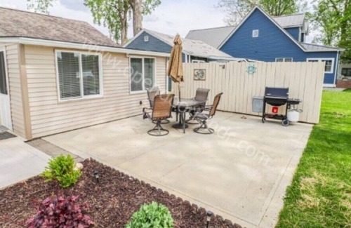 Columbia City House | Cottage on Big Lake Columbia City IN