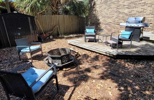 Dauphin Island Cottage | Cottage on Cadillac, Fantastic 3-bedroom with Outdoor Firepit on Dauphin Island