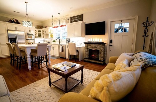 Greenville - Spartanburg Cottage | Cottage on Carmel