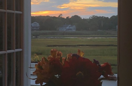 West Yarmouth Cottage | Cottage on Salt Water Creek