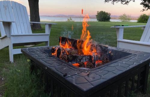 Springfield House | Cottage on the Lake