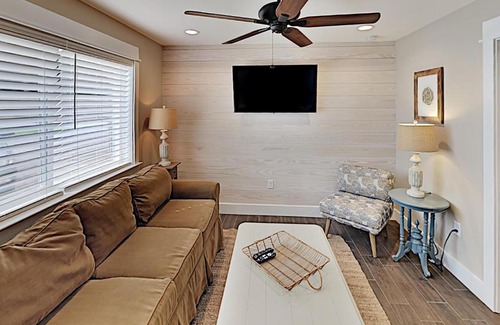 Destin House | Cottages by the Bay - At Last