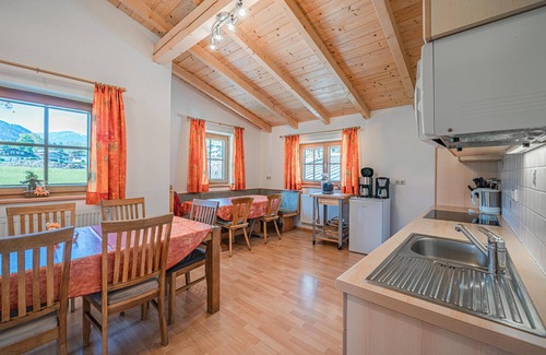 Schonbach Apartment | Country house close to Wildkogel ski area