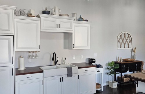 Fostoria Apartment | Country charm and modern finishes with beautiful open living and dining areas