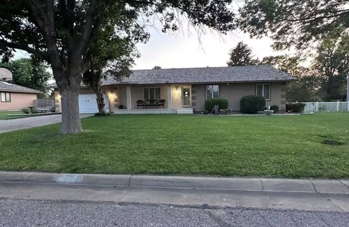 Dodge City House | Country Club Hideaway
