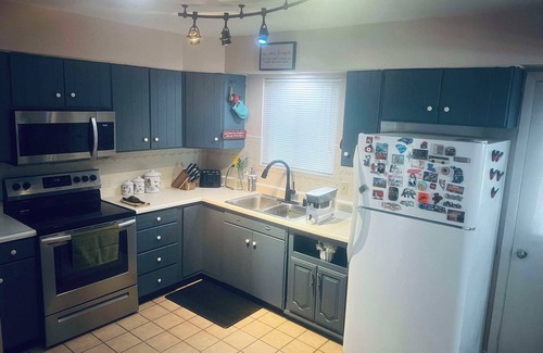 Oxford House | Country Club Home, 5 mins from Miami U