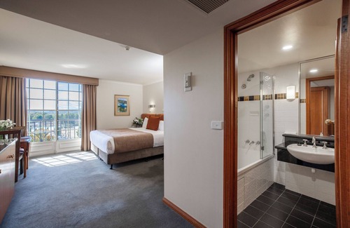 Prospect Vale Hotel | Country Club Tasmania