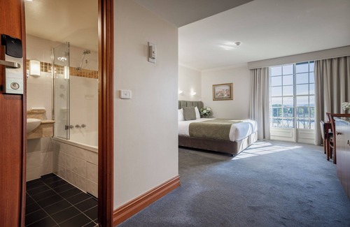 Prospect Vale Hotel | Country Club Tasmania