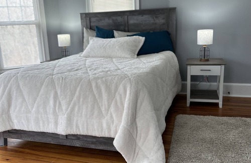 Hatfield Other | Country Comfort and Views - 10 minutes from restaurants.