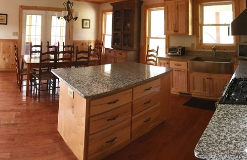 Blanche Manor Ranch House | Country cottage at Blanche Manor/Blissful Owl Horse Ranch/Sleeps 6-12