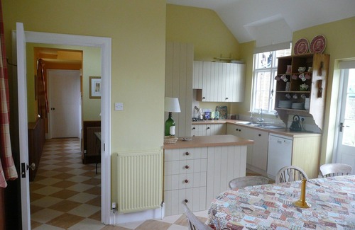 Stuppington House | Country cottage near Canterbury, shared use of tennis court & pool, dog friendly