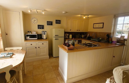 Woodbridge Cottage | Country Cottage Set In pretty Suffolk village with 2 local pubs, dog friendly