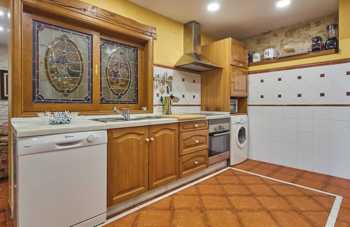 Fuentes de Penacorada House | Country Home 'La Majada de Peñacorada' with Mountain View, Private Pool and Wi-Fi