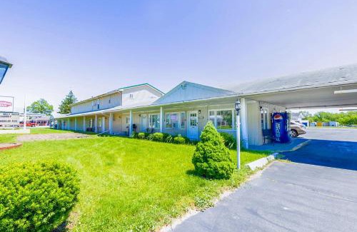 Sturgis Hotel | Country Hearth Inn & Suites By OYO Sturgis